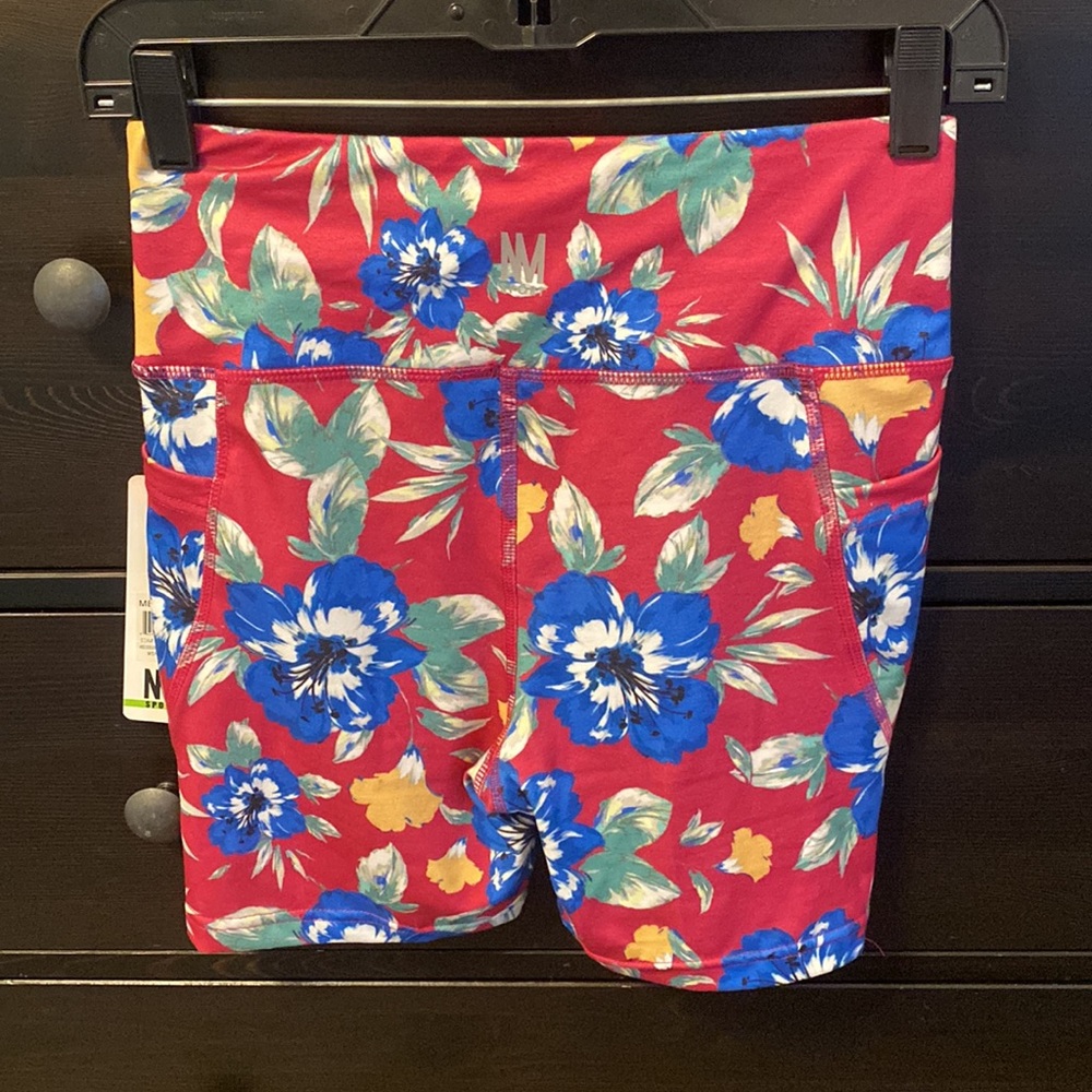 Nicole Miller Sport yoga shorts - Picture 2 of 6